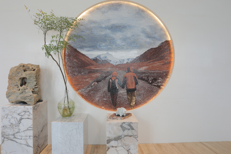 Umelecké výstavné stojany a mramorové obrazy